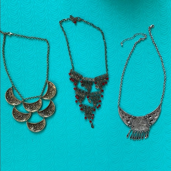 Necklaces from Hollister - Picture 5 of 6